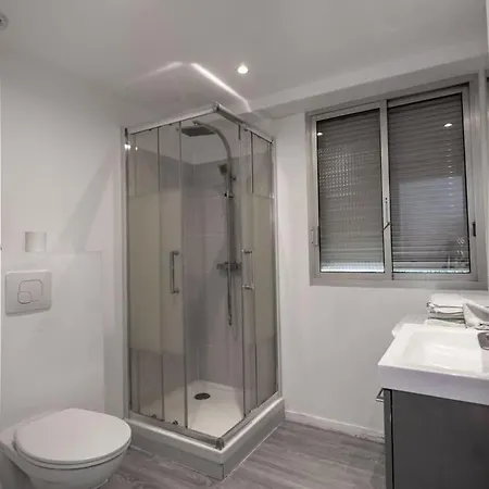 Apartment Avec Jardin - Calme - Proche *
